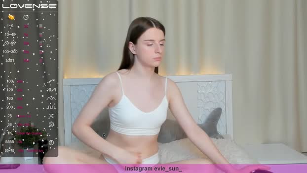 evie_may  19-07-2023