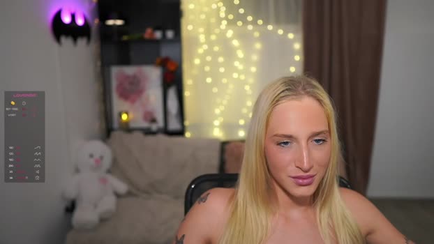 nicolette__shea_ 27-11-2023
