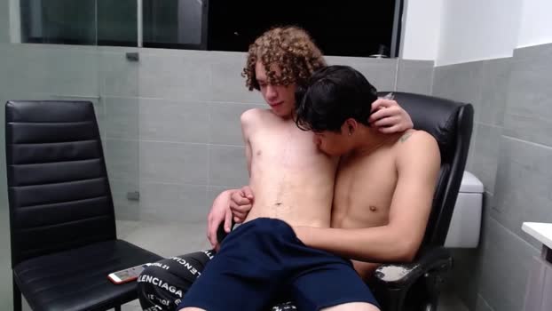 boys_milan Chaturbate 17-03-2024 Males