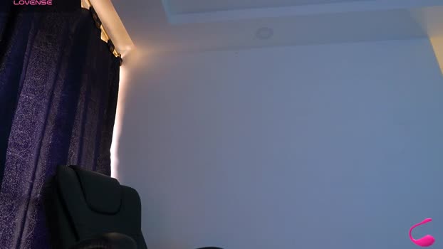emmyil_ sexybody Webcam SHOW @ Chaturbate 29-10-2024