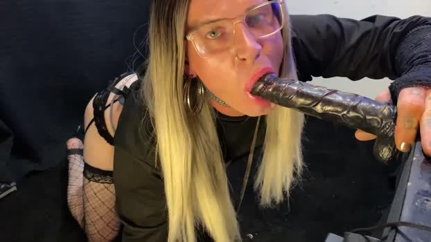 xdresserwithass588292 play Webcam SHOW @ Chaturbate 13-11-2024