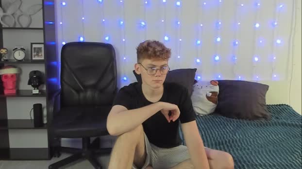 kirill_20_cm Porn Webcam SHOW @ Chaturbate 17-11-2024