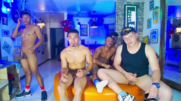extrangers suckshow Webcam SHOW @ Chaturbate 02-12-2024