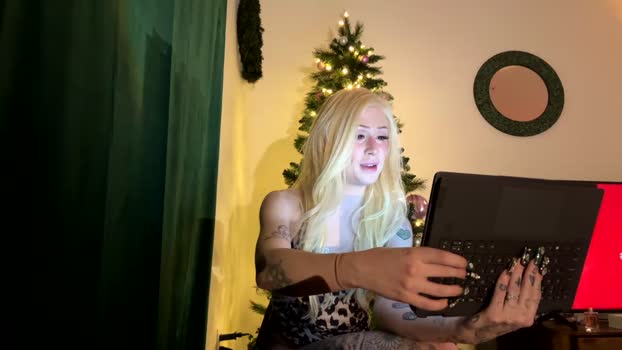 jennagargles Show Webcam SHOW @ Chaturbate 02-12-2024