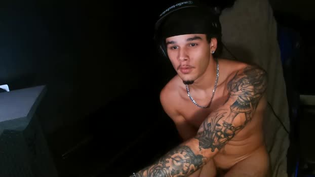 kylewhitedgs play Webcam SHOW @ Chaturbate 02-12-2024