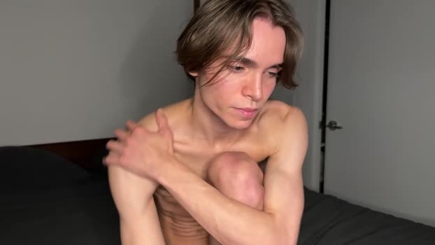 hadley19 bigtoys Webcam SHOW @ Chaturbate 04-12-2024