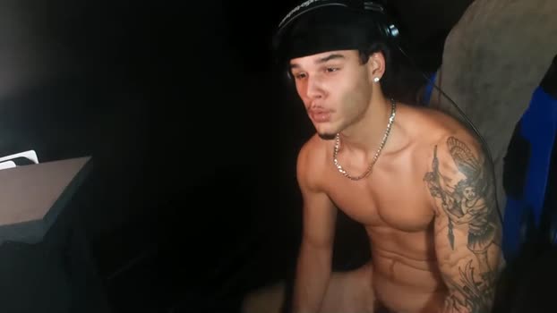 kylewhitedgs naked Webcam SHOW @ Chaturbate 06-12-2024