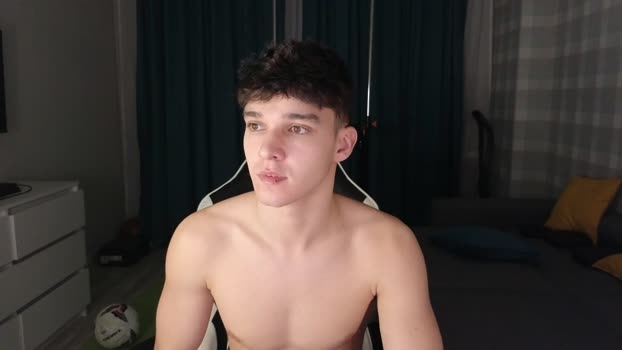 james_friends fuckass Webcam SHOW @ Chaturbate 07-12-2024