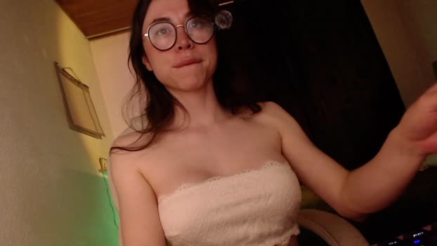 emily_pearl_ spanking Webcam SHOW @ Chaturbate 12-12-2024
