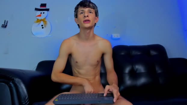 boysweet_boys bigtoys Webcam SHOW @ Chaturbate 15-12-2024