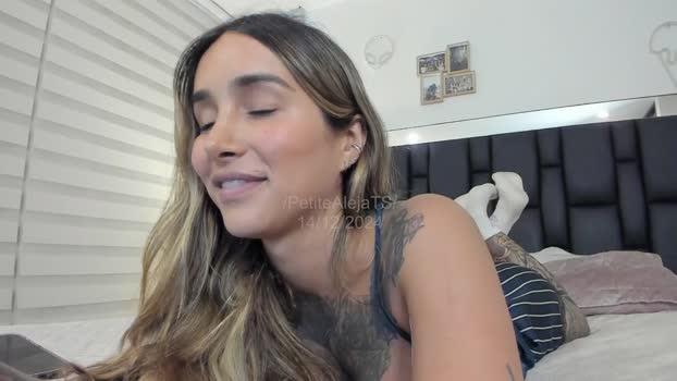 petitealejats strip Webcam SHOW @ Chaturbate 15-12-2024