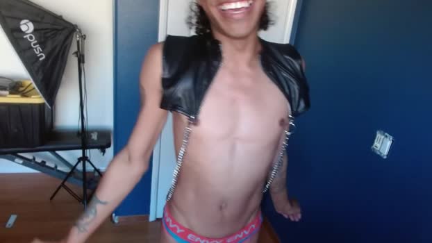 fevrdream yummy Webcam SHOW @ Chaturbate 17-12-2024
