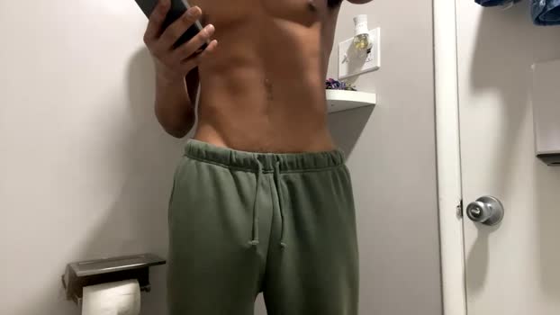 trillahung hard Webcam SHOW @ Chaturbate 18-12-2024