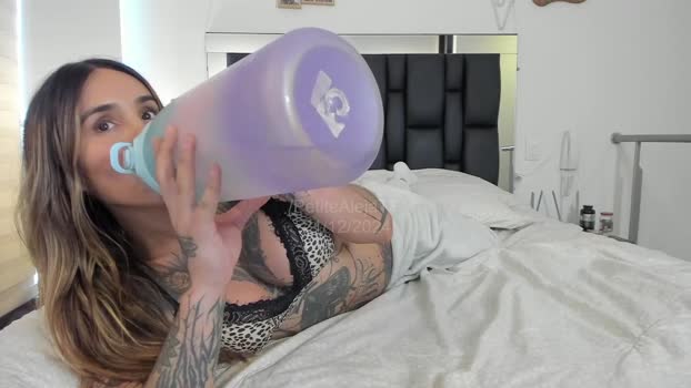 petitealejats suckshow Webcam SHOW @ Chaturbate 21-12-2024