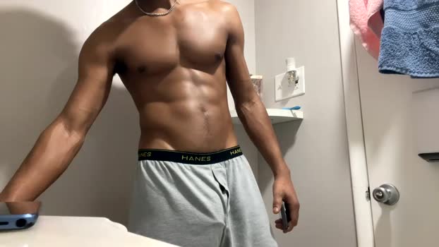 trillahung kissing Webcam SHOW @ Chaturbate 22-12-2024
