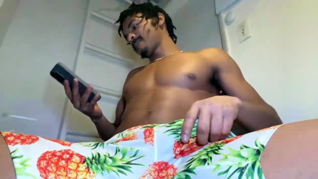 trillahung squirt Webcam SHOW @ Chaturbate 25-12-2024