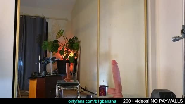 b1gbanana strip Webcam SHOW @ Chaturbate 01-01-2025