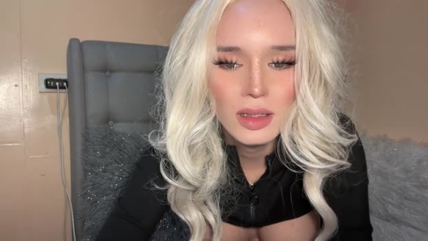 surprisecockmia love Webcam SHOW @ Chaturbate 01-01-2025