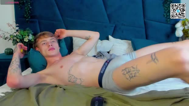 theo__green Naked Webcam SHOW @ Chaturbate 02-01-2025