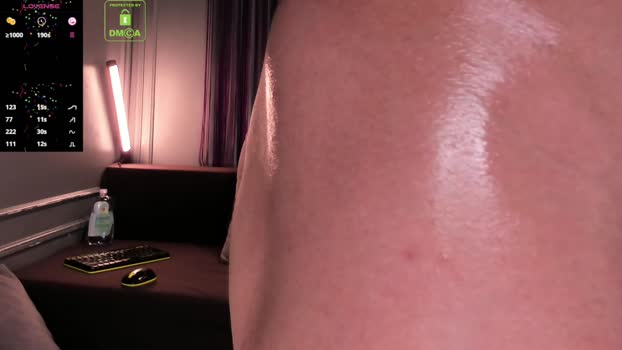 oliversport natural Webcam SHOW @ Chaturbate 03-01-2025
