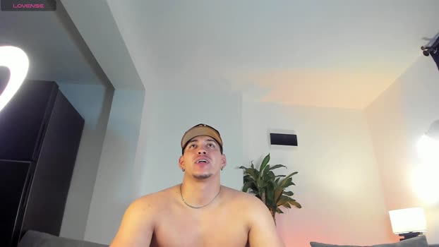lucasanto_ Naked Webcam SHOW @ Chaturbate 04-01-2025