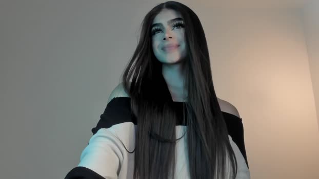 sweetest_bella kiss Webcam SHOW @ Chaturbate 04-01-2025