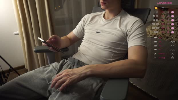 maestro3369 bigtoys Webcam SHOW @ Chaturbate 05-01-2025