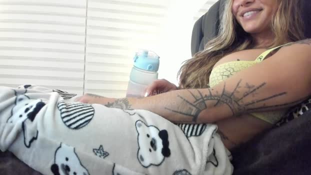 petitealejats sex Webcam SHOW @ Chaturbate 05-01-2025