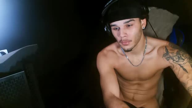 kylewhitedgs suck Webcam SHOW @ Chaturbate 10-01-2025