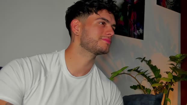 noha_miler kiss Webcam SHOW @ Chaturbate 28-01-2025