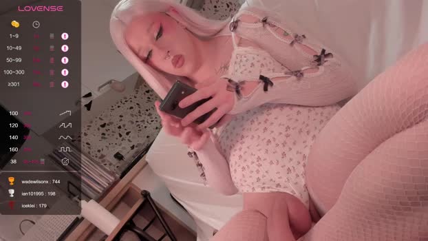 christinaloveu jerkoff Webcam SHOW @ Chaturbate 29-01-2025