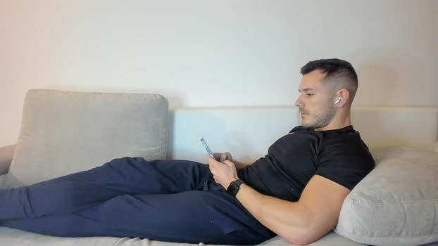 roberto4ever big Webcam SHOW @ Chaturbate 30-01-2025