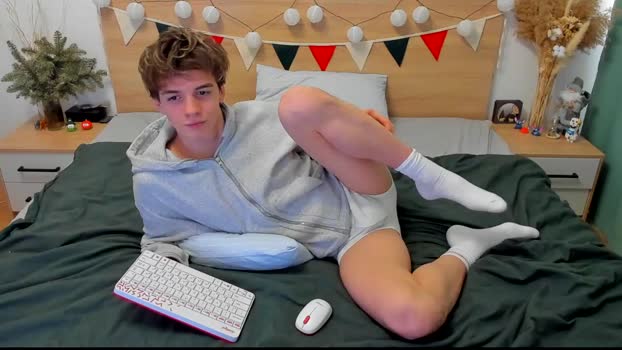 lanny_fandi strip Webcam SHOW @ Chaturbate 04-02-2025