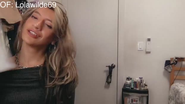 lolita_wilde390 strip Webcam SHOW @ Chaturbate 04-02-2025