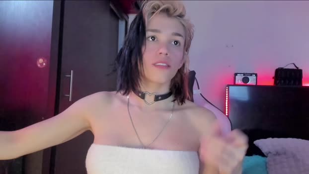fem_boy6 legs Webcam SHOW @ Chaturbate 05-02-2025