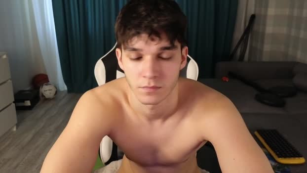 james_friends fingering Webcam SHOW @ Chaturbate 05-02-2025
