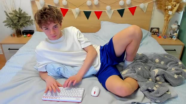 lanny_fandi Show Webcam SHOW @ Chaturbate 05-02-2025