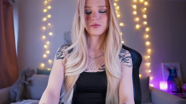 twiinkie_pie bigcock Webcam SHOW @ Chaturbate 20-02-2025