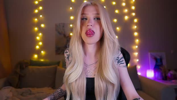 twiinkie_pie sexybody Webcam SHOW @ Chaturbate 21-02-2025