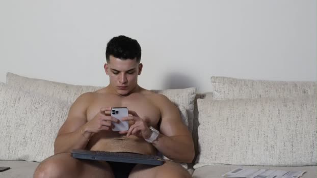maximohoot yummy Webcam SHOW @ Chaturbate 24-02-2025