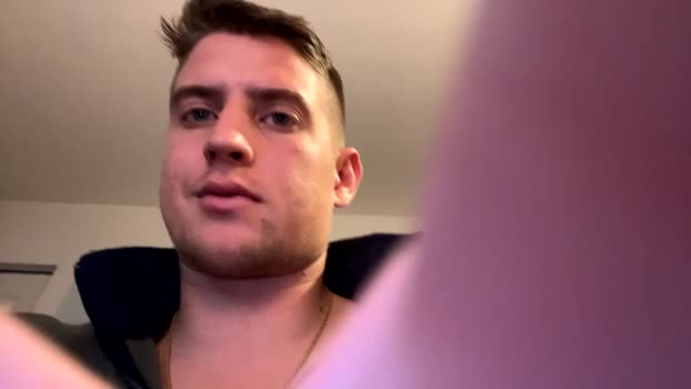 hunghockeydude big Webcam SHOW @ Chaturbate 25-02-2025