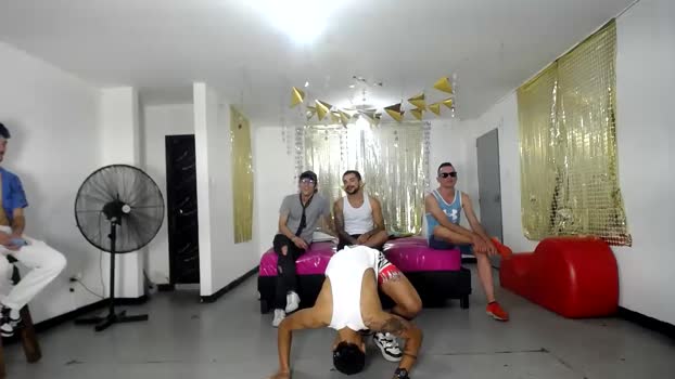 crismens yummy Webcam SHOW @ Chaturbate 05-03-2025