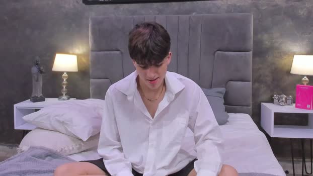 bruce_hans big Webcam SHOW @ Chaturbate 22-03-2025