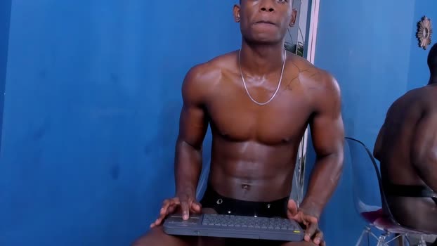 latin_naight play Webcam SHOW @ Chaturbate 05-04-2025