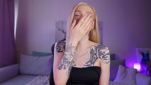 twiinkie_pie tits Webcam SHOW @ Chaturbate 06-04-2025