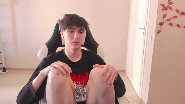 stralght_twinks striptease Webcam SHOW @ Chaturbate 08-04-2025