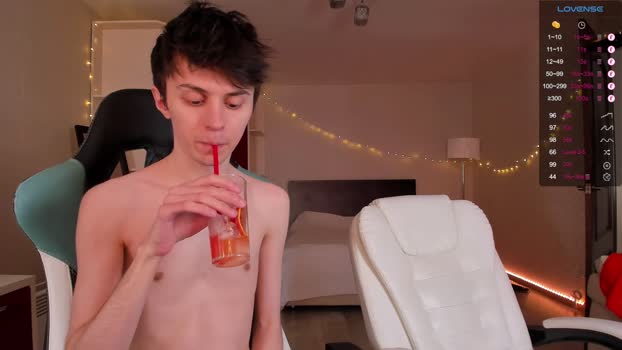 sonnycare strip Webcam SHOW @ Chaturbate 13-04-2025