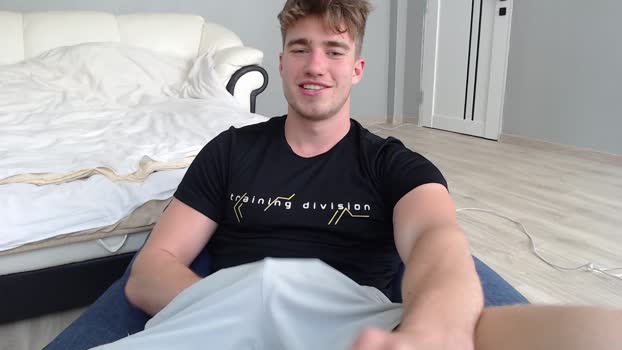 megamaxxxl Webcam Webcam SHOW @ Chaturbate 19-04-2025