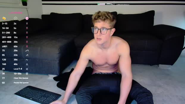 christianlevine_ striptease Webcam SHOW @ Chaturbate 25-04-2025