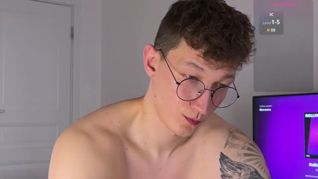 lyon_power_ playtime Webcam SHOW @ Chaturbate 26-04-2025